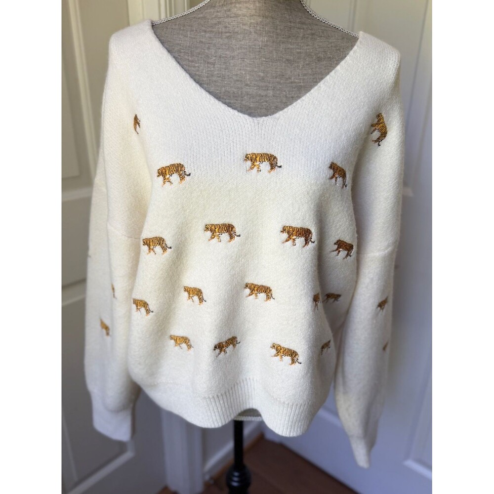 Judith March Ivory Sweater with Tiger Embroidery Size Large